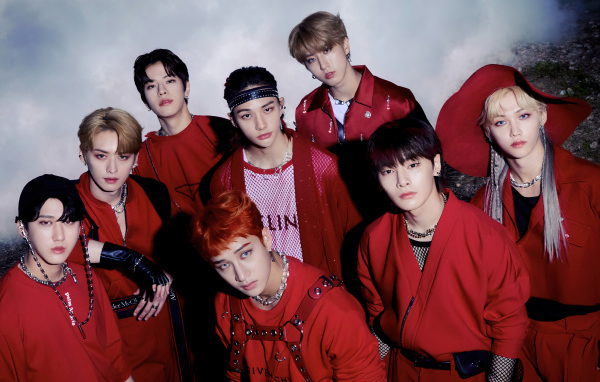 Корейский музыкальный коллектив  Stray Kids