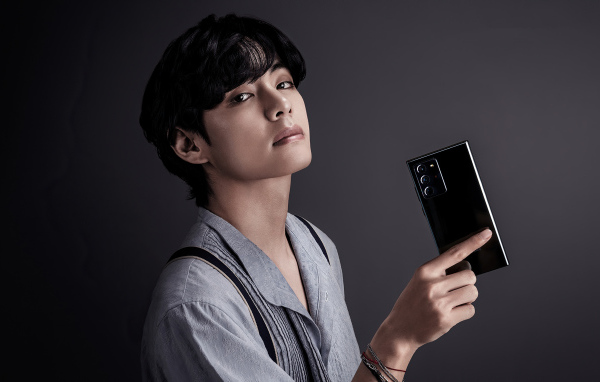 Ви вокалист группы BTS с телефоном