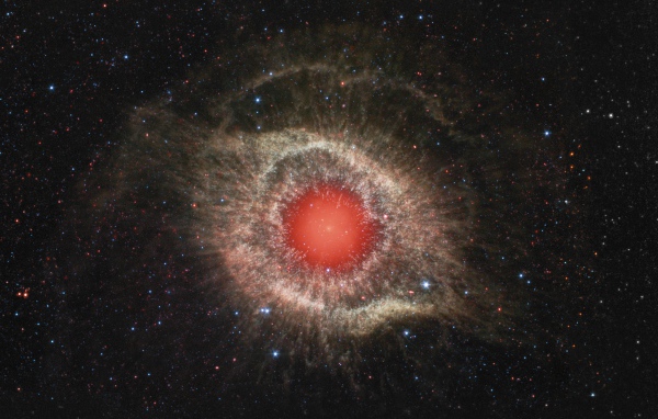 Космическая дыра в черном небе 