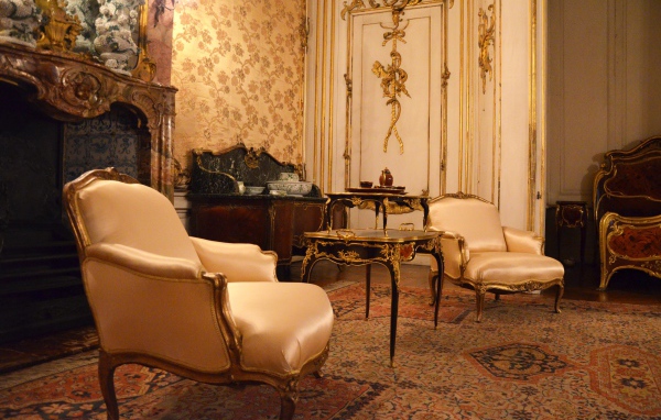 Дорогой интерьер в старой квартире