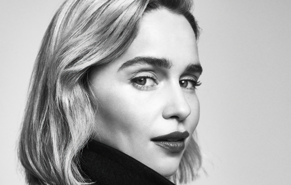 Девушка с красивыми глазами, актриса Эмилия Кларк