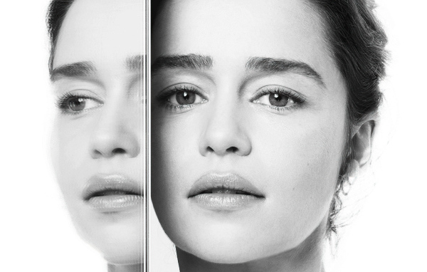 Лицо британской актрисы Эмилии Кларк