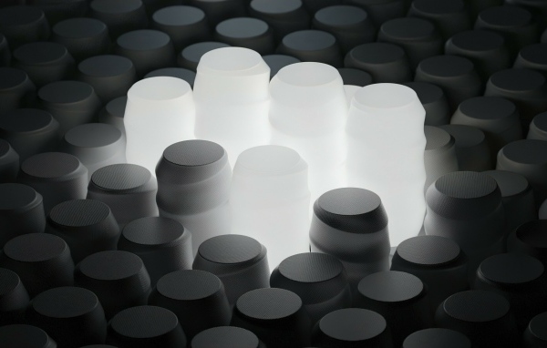 Черные  и белые 3д фигуры