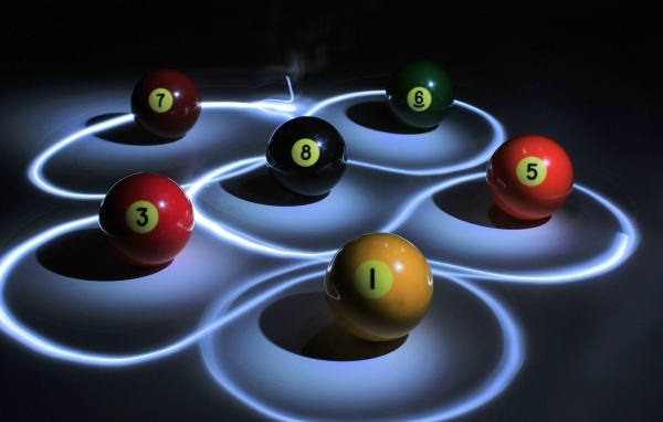 Разноцветные бильярдные шары