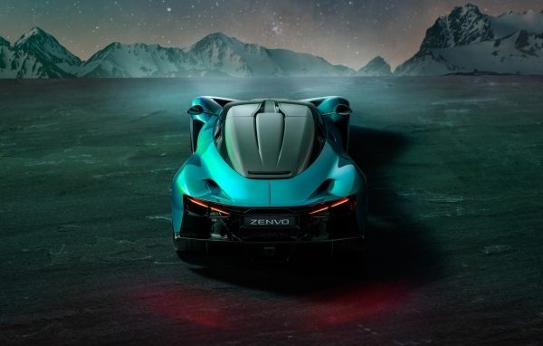 Дорогой спортивный автомобиль Zenvo Aurora Agil  вид сзади