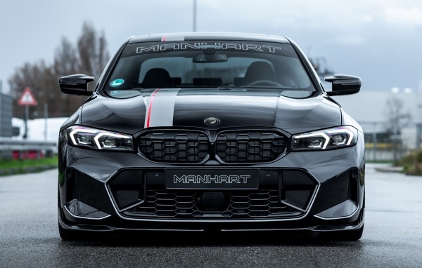 Вид спереди на автомобиль Manhart MH3 400d 2023 года