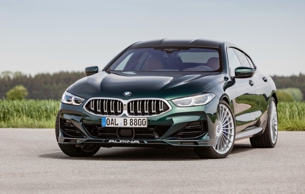 Зеленый автомобиль Alpina B8
