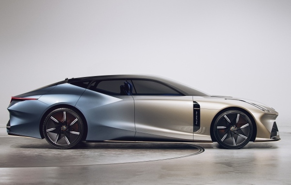 Автомобиль Lynk & Co вид сбоку