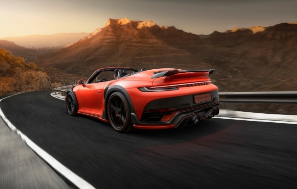 Красный кабриолет TechArt GTstreet R