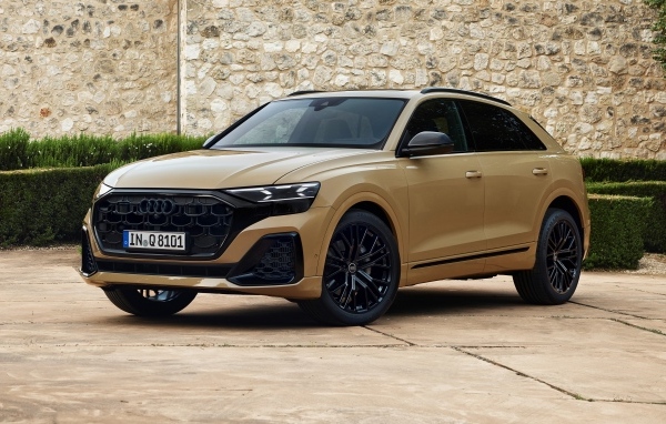 Автомобиль Audi Q8 55 TFSI Quattro S Line 2023 года