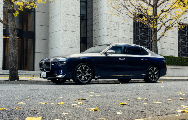 Престижный автомобиль BMW I7 XDrive60 Excellence