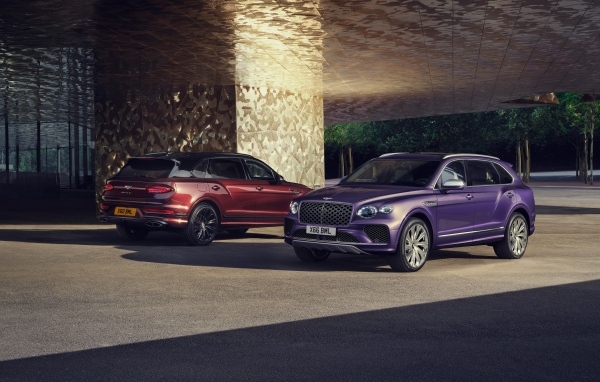 Два стильных автомобиля Bentley Bentayga EWB Mulliner 2024 года