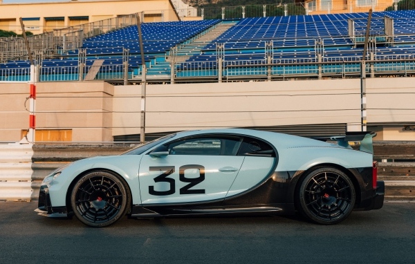 Гоночный автомобиль Bugatti Chiron