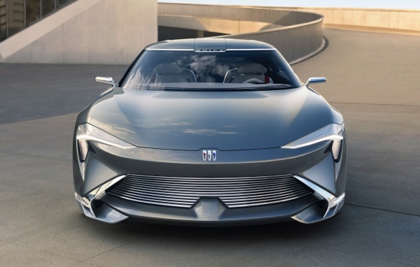 Автомобиль Buick Wildcat EV Concept 2022 года вид спереди