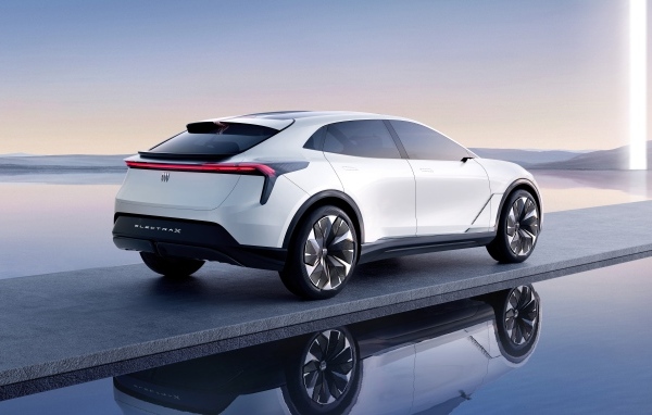 Белый внедорожник Buick Electra-X вид сзади