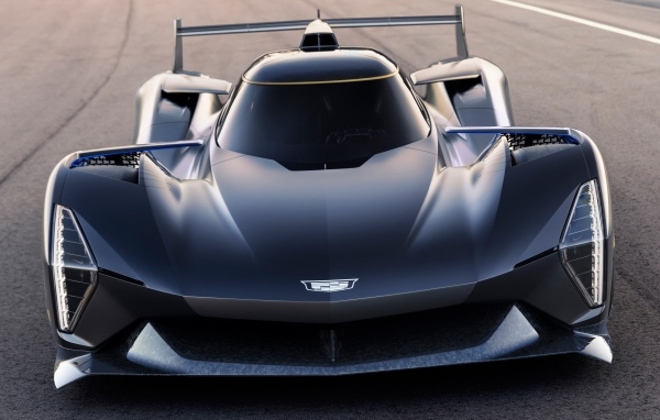 Автомобиль Cadillac Project GTP вид спереди