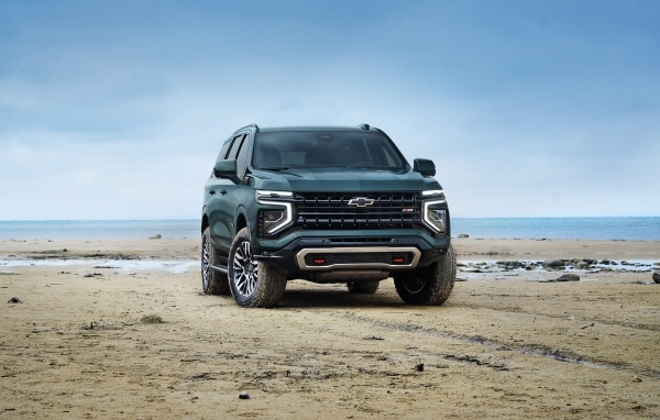 Большой внедорожник Chevrolet Tahoe Z71 2025 года