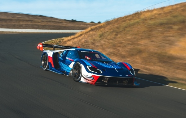 Гоночный автомобиль Ford GT Mk IV 2023 года