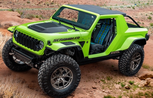 Зеленый автомобиль Jeep Scrambler 392 Concept 2023 года
