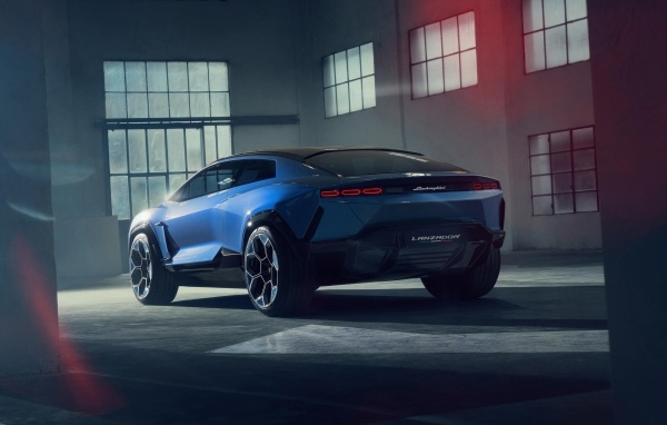 Синий автомобиль Lamborghini Lanzador Concept EV вид сзади