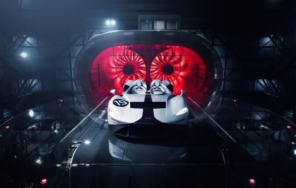 Быстрый автомобиль  McLaren Elva