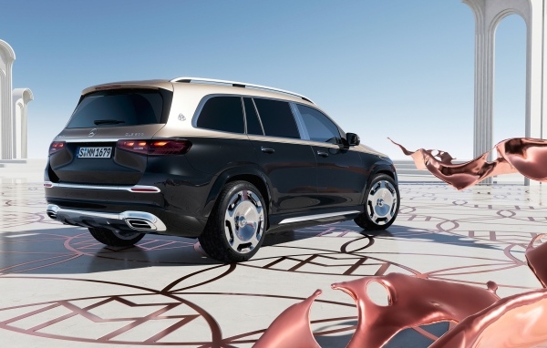 Новый автомобиль Mercedes-Maybach GLS 600 4MATIC 2023 года вид сзади