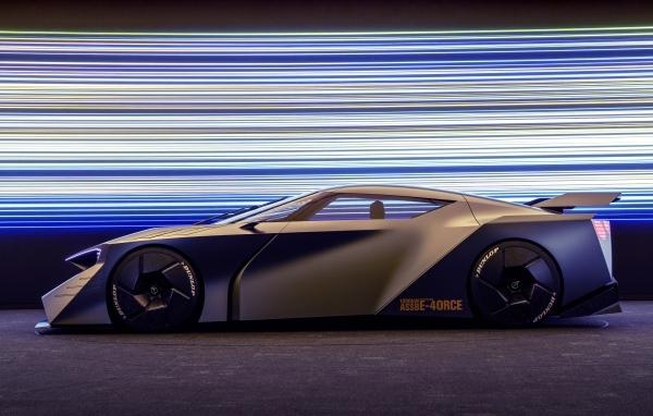 Вид сбоку на автомобиль Nissan Hyper Force