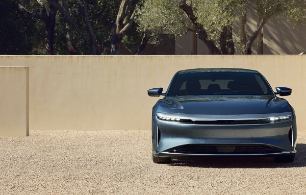 Автомобиль седан Lucid Air Pure 2023 года
