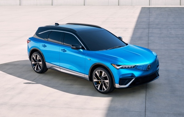 Голубой автомобиль Acura ZDX Type S 2024 года