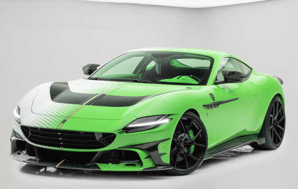 Зеленый автомобиль Mansory Tempesta Verde Ferrari Roma