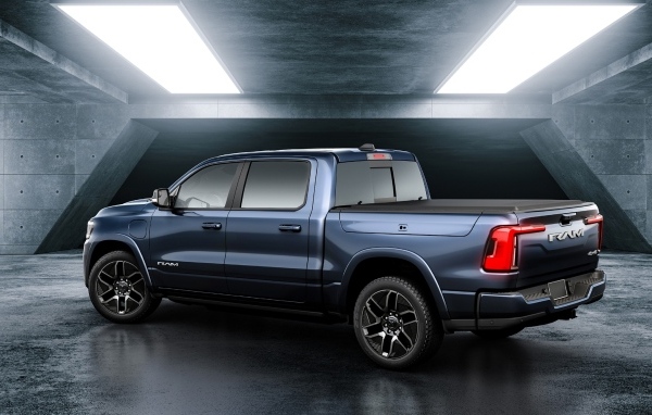 Пикап Ram 1500 REV 2025 вид сзади