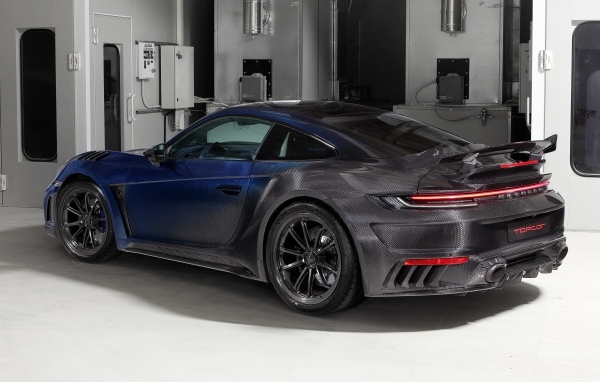 Автомобиль Porsche 911 Turbo S Stinger GTR  вид сзади