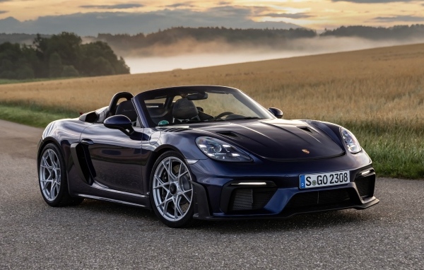 Кабриолет Porsche 718 Spyder RS