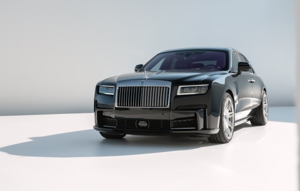 Черный Rolls-Royce Ghost 2021 года