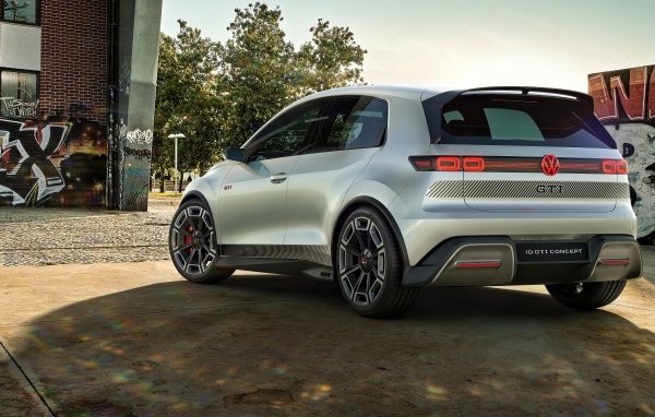 Автомобиль Volkswagen ID. GTI Concept 2023 года вид сзади