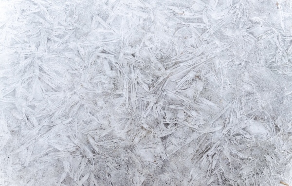 Стена покрашена белой краской для фона