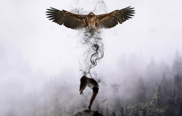 Душа вылетает птицей из девушки