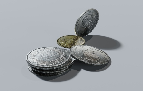 Монеты на сером фоне