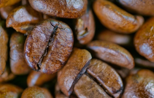 Ароматные обжаренные зерна кофе 