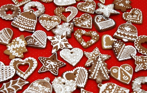 Красивое рождественское печенье в сахарной глазури