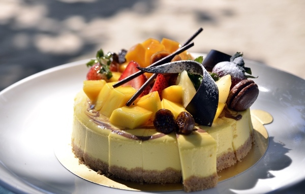 Вкусный торт суфле с фруктами