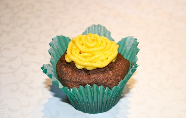 Аппетитный маффин с лимонным кремом