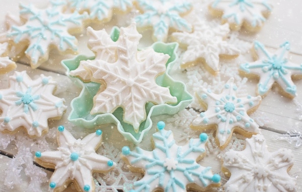 Вкусное сладкое печенье снежинки