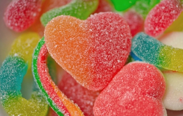 Мармелад в форме сердца в сахаре