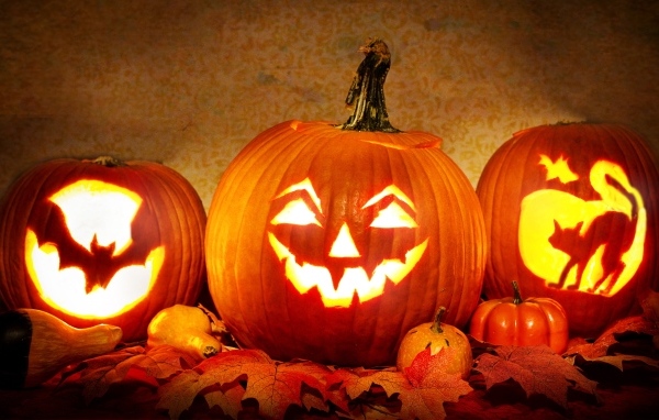 Фонари тыквы на праздник Хэллоуин