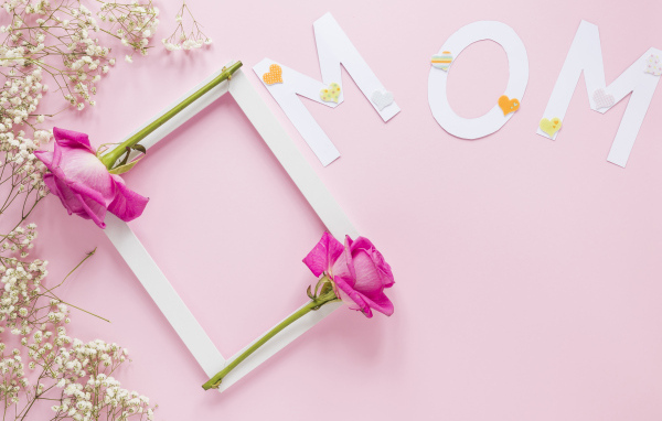 Шаблон поздравительной открытки для мамы на 8 марта