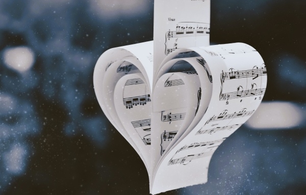 Сердце из нотной тетради