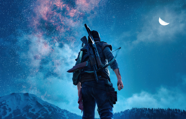 Мужчина солдат смотрит в небо