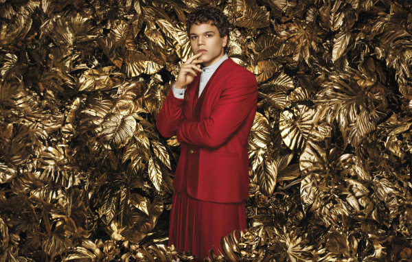 Актер Джош Андрес Ривера в фильме Голодные игры: Баллада о змеях и певчих птицах, 2023