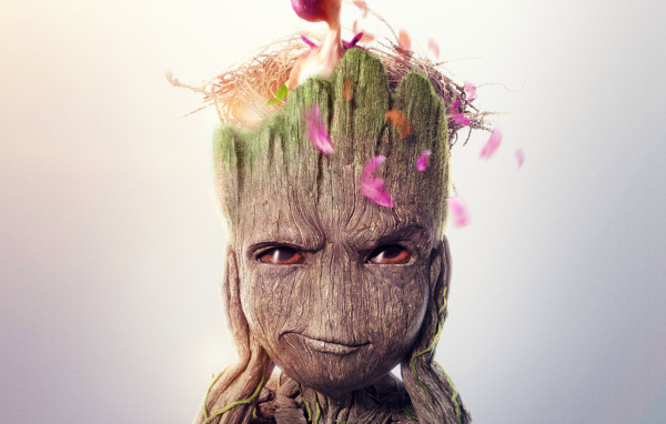 Маленький Грут с гнездом на голове